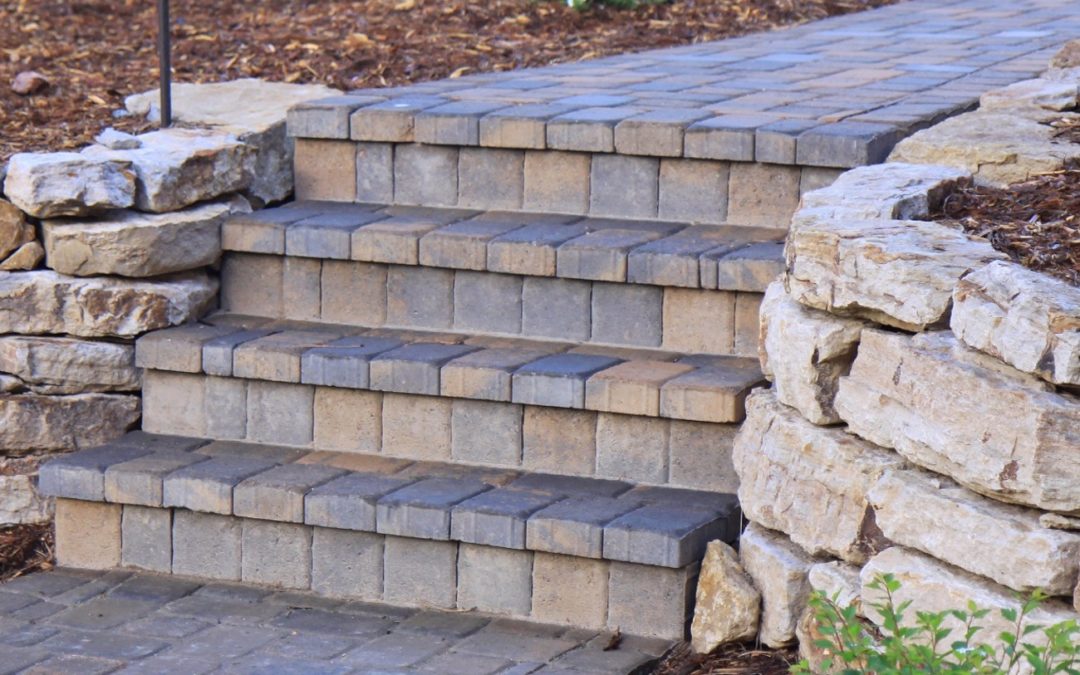 Farmington, CT | Stone Retaining Wall Contractors | Stone Walls | Block Walls | Retaining Wall Design & Build